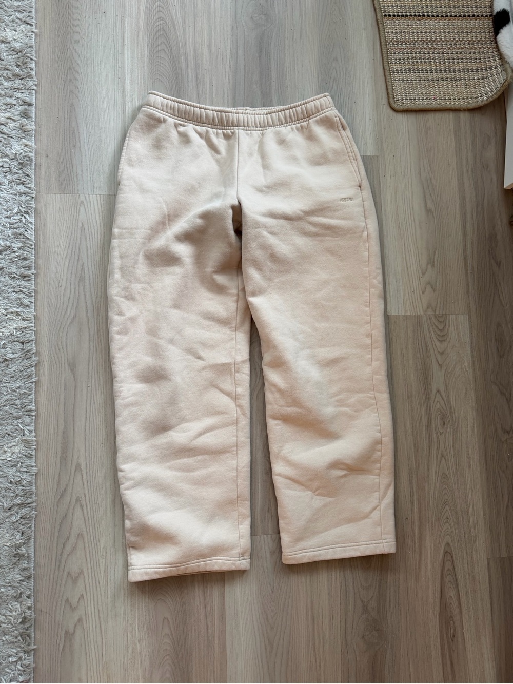 Aritzia Mega Fit Sweatfleece Creamy Beige Sweatpants